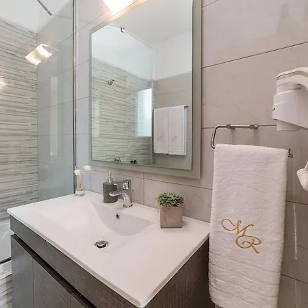 Mamfredas Luxury Villa
